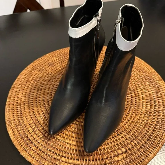 Claire Flowers beautiful ankle booties heels size 7.5 women’s